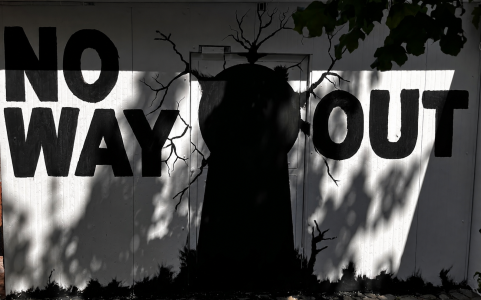 NO WAY OUT – escape room cu lanțuri și cătușe în București
